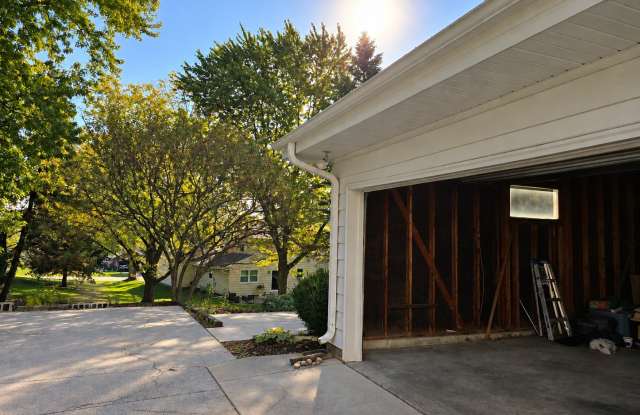 570 Meadow Ct Gallery 2