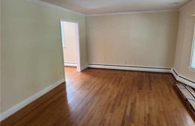 9504 Ridgefield Road Gallery 3