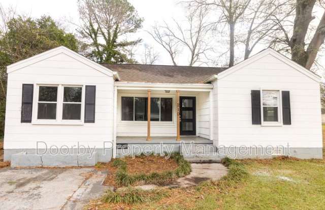 210 S Lovell Ave - 210 South Lovell Avenue, Chattanooga, TN 37411