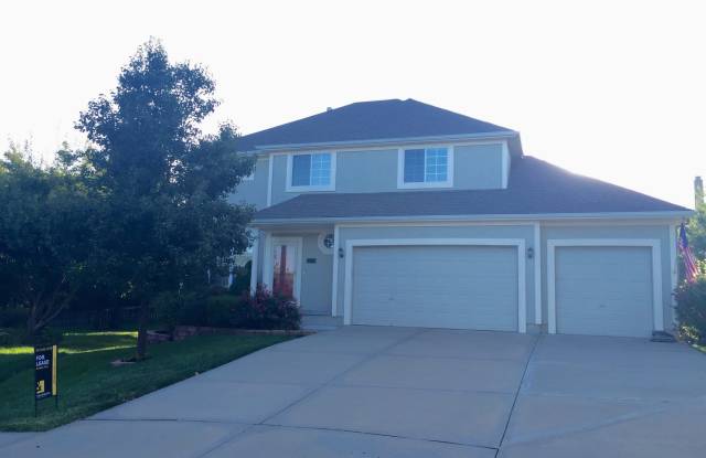 {7301} Quiet Cul-de-sac + Three Car Garage + Updated Kitchen + Finished Basement + Bedroom Level Laundry photos photos