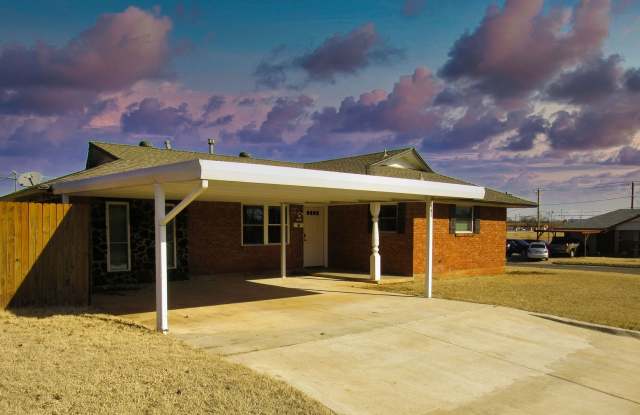 Coming soon! Beautiful Home with Inground Storm Shelter, 2 Sheds  All New Appliances In Moore School District!! photos photos