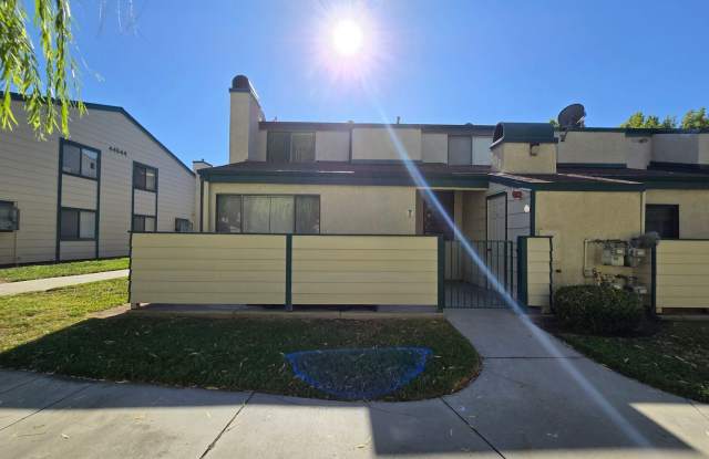 44500 15th St E #7 Lancaster CA 93535 photos photos