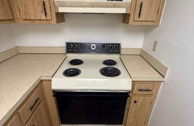 Coral Gardens one bedroom Condo Gallery 3