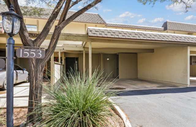 Great Updated, Remodeled Home, A/C, Community Pool, Covered Parking Gallery 1