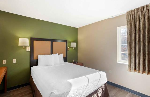 Furnished Studio - Brandon photos photos