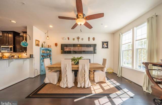 1827 Honeysuckle Ct Gallery 3