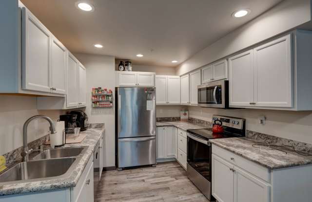 Three Bedroom Downstairs Condo - 1621 SouthWest Mulberry Place, Oak Harbor, WA 98277