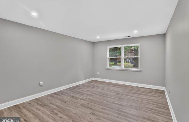 1807 SILVER Court Gallery 4