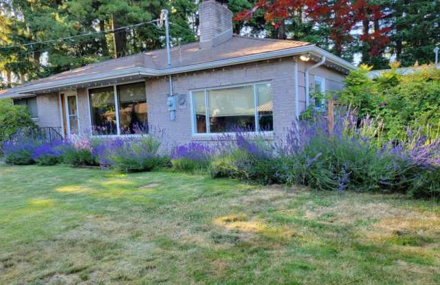 Beautiful 3 Bed, 2 Bath Rambler {Everett} FOR RENT! photos photos