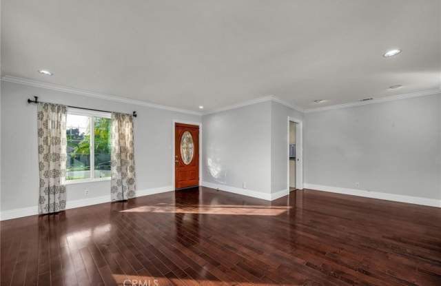 21402 Mildred Avenue Gallery 2