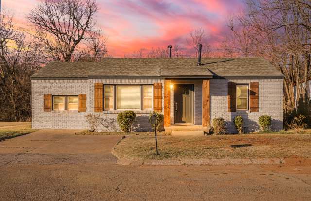 1012 Elmwood Drive photos photos