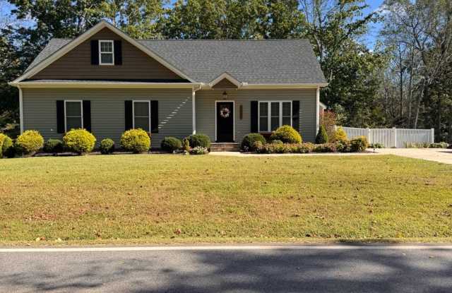 3 Bedroom || 2 Bathroom Home in Forest - 6689 Cottontown Road, Bedford County, VA 24551
