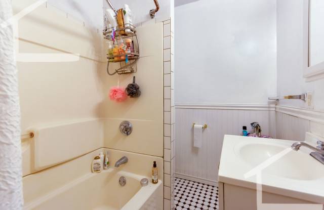 Nicely renovated 4 bed for the upcoming school year! photos photos