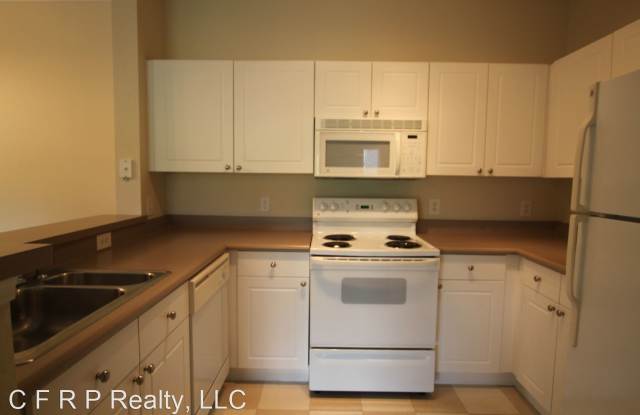9304 Crescent Loop Cir #306 Gallery 2
