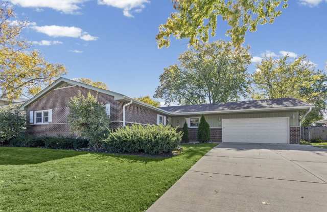 963 Garden Lane - 963 Garden Lane, Wheeling, IL 60090