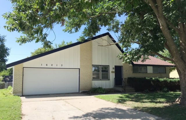 16013 E 30th St - 16013 E 30th St S, Independence, MO 64055