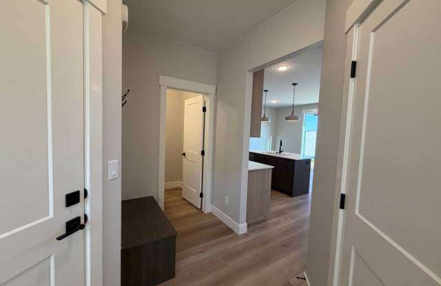 BRAND NEW TOWNHOME FOR RENT BY CRIMSON CLIFFS! Gallery 4