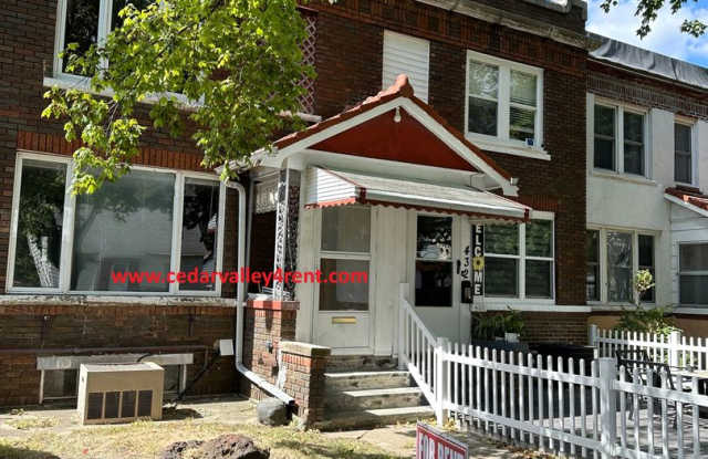 2 Bedroom, 1 Bathroom Townhouse for Rent- 434 Oaklawn - 434 Oaklawn Avenue, Waterloo, IA 50701