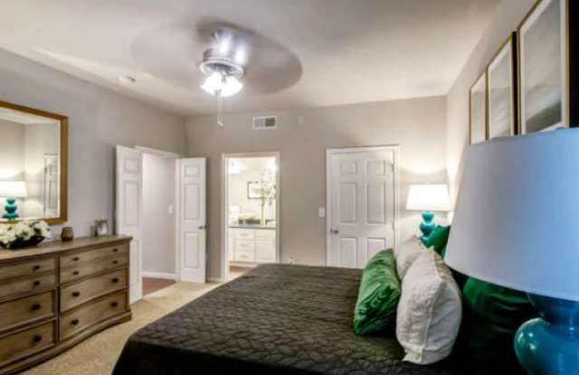 18809 Stone Oak Pkwy Gallery 2