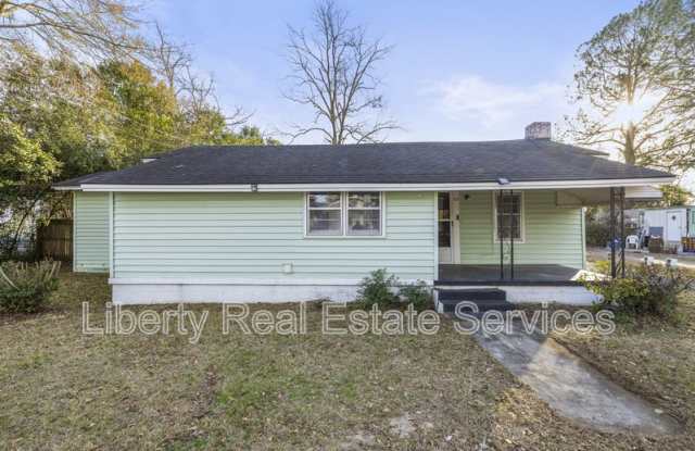 213 W Mendell Ave - 213 West Mendell Avenue, Glennville, GA 30427