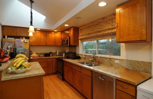 4423 S Rose St - 4423 South Rose Street, Seattle, WA 98118