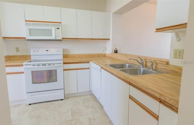 7902 SAILBOAT KEY Boulevard S Gallery 4