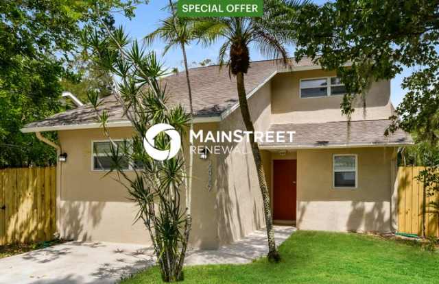 2429 Apache Street photos photos