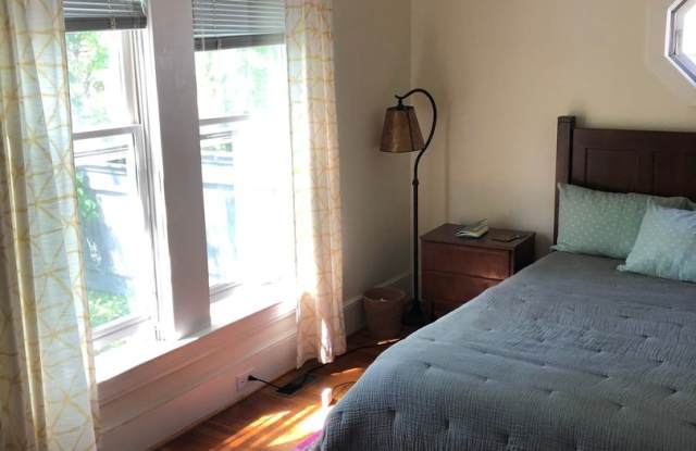 2 bedroom Secret Hideaway in WEST END - minutes to Downtown!! photos photos
