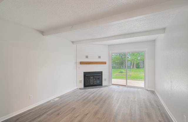 1305 La Chateau Dr Gallery 3