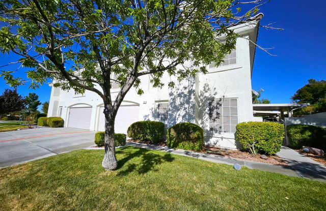 3 Bedroom, 3 Bath Townhouse in Henderson With Community Club House, Pool and Gym - 432 Winthrop Place, Henderson, NV 89074