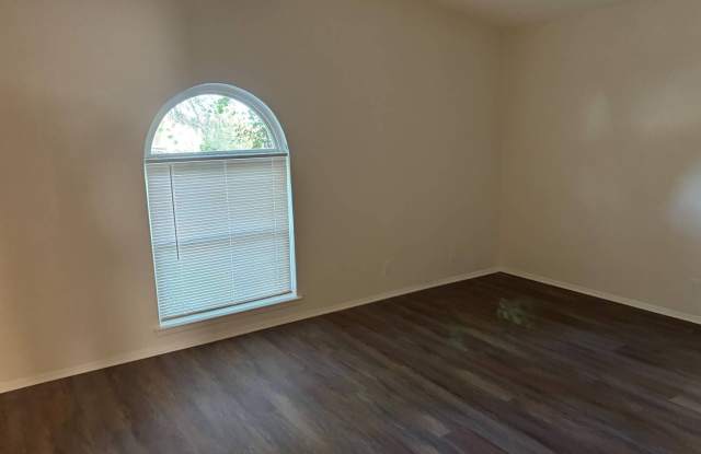 9619 Annandale Gallery 3