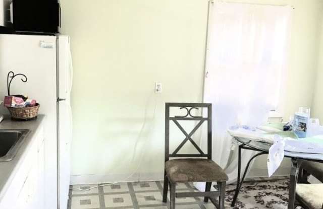 16 Abington Ave. 1R Gallery 2