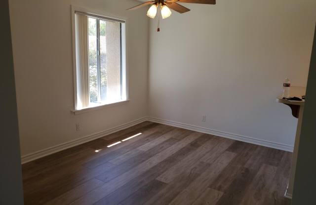 427 Arbor Lane Court Gallery 4