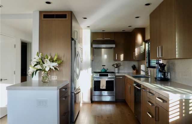 604 Poinsettia Avenue 1/2 photos photos