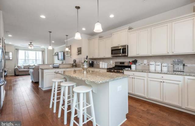 7722 GASTON PL Gallery 2