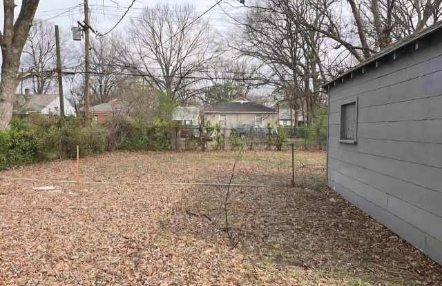 3/1 with a nice yard Gallery 3