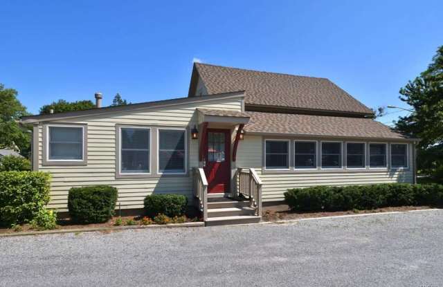 46 Front Street - 46 Front Street, Jamesport, NY 11970