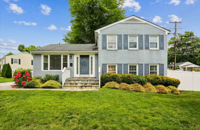 Picturesque Corner Lot Single Family Home in Kensington photos photos Picturesque Corner Lot Single Family Home in Kensington photos photos
