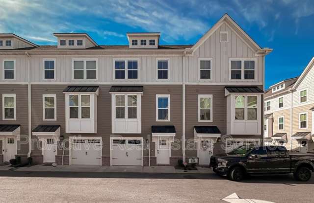 561 Westport St photos photos