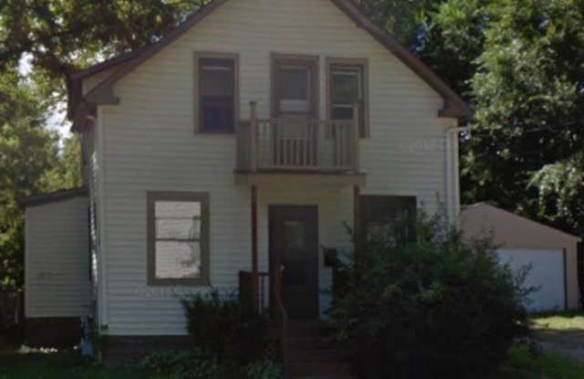 1016 Grignon Street - 2 photos photos