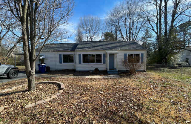 Huge home with bonus room and fenced in back yard. photos photos