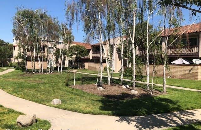 700 W La Veta #D6 - 700 W La Veta Ave, Orange, CA 92868