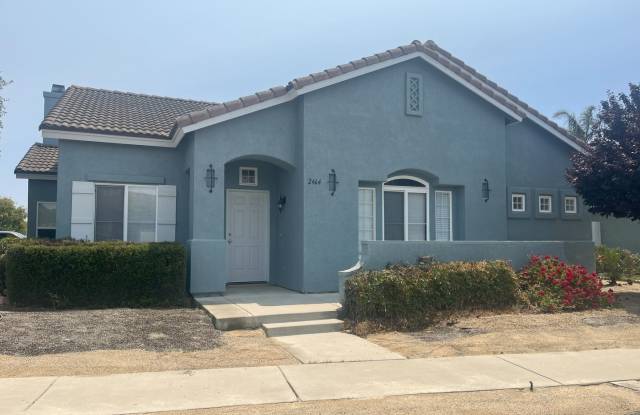 Spacious 4 Bedroom, 2 Bathroom Home | Available July 1st photos photos
