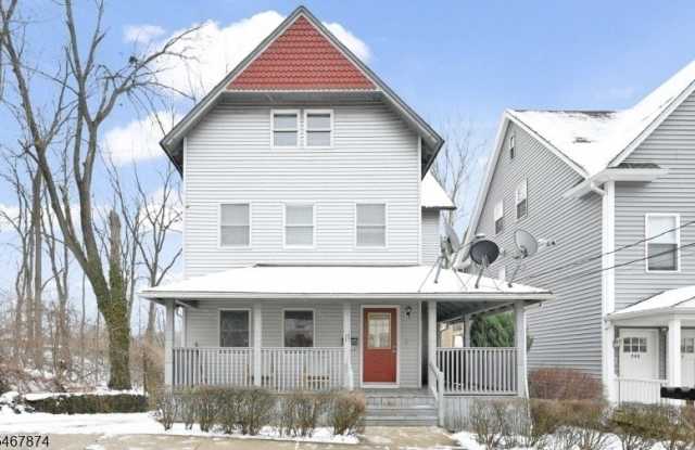 17 Olyphant Pl Gallery 2