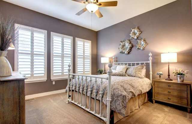 Spacious 3 BDR Townhome on Golf Course Gallery 4