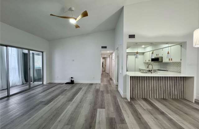 2488 CITRUS CLUB Lane Gallery 4