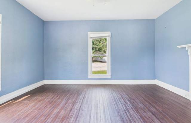 309 Broad St Gallery 3