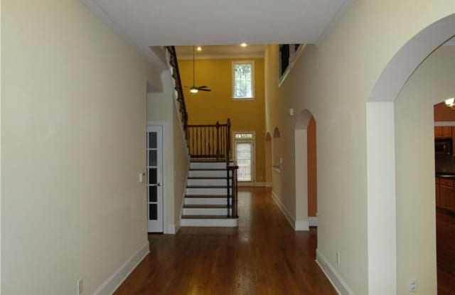 465 Wembley Circle Gallery 3