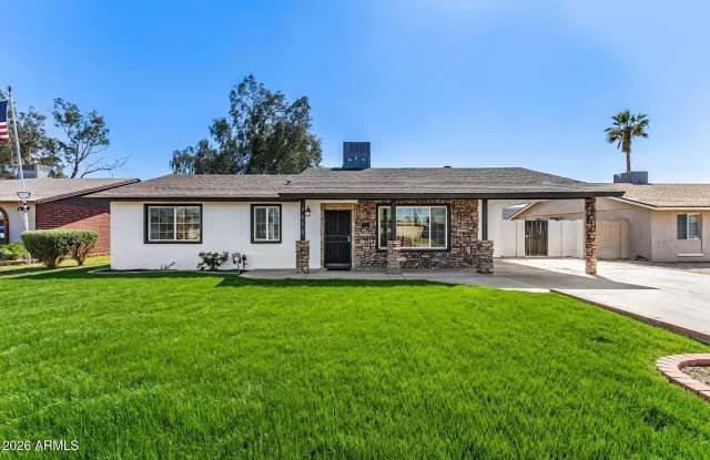 7613 W Devonshire Avenue photos photos