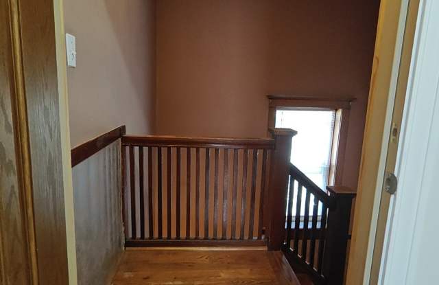 4222 N Laramie Avenue Gallery 3